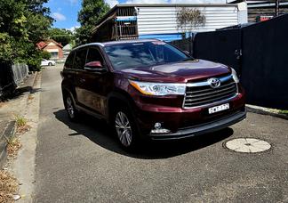 Toyota Highlander car