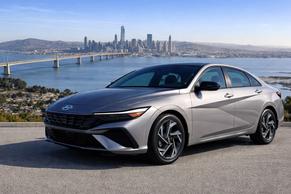 Hyundai Elantra Hybrid 2025 in South San Francisco