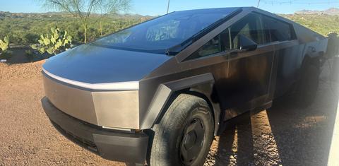 Tesla Cybertruck 2026