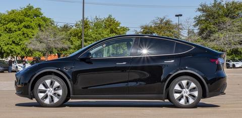 Tesla Model Y 2024