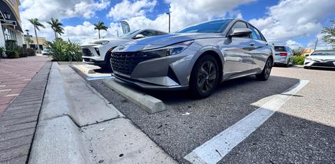 Hyundai Elantra 2023
