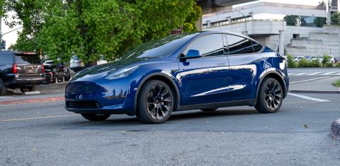 Tesla Model Y 2024