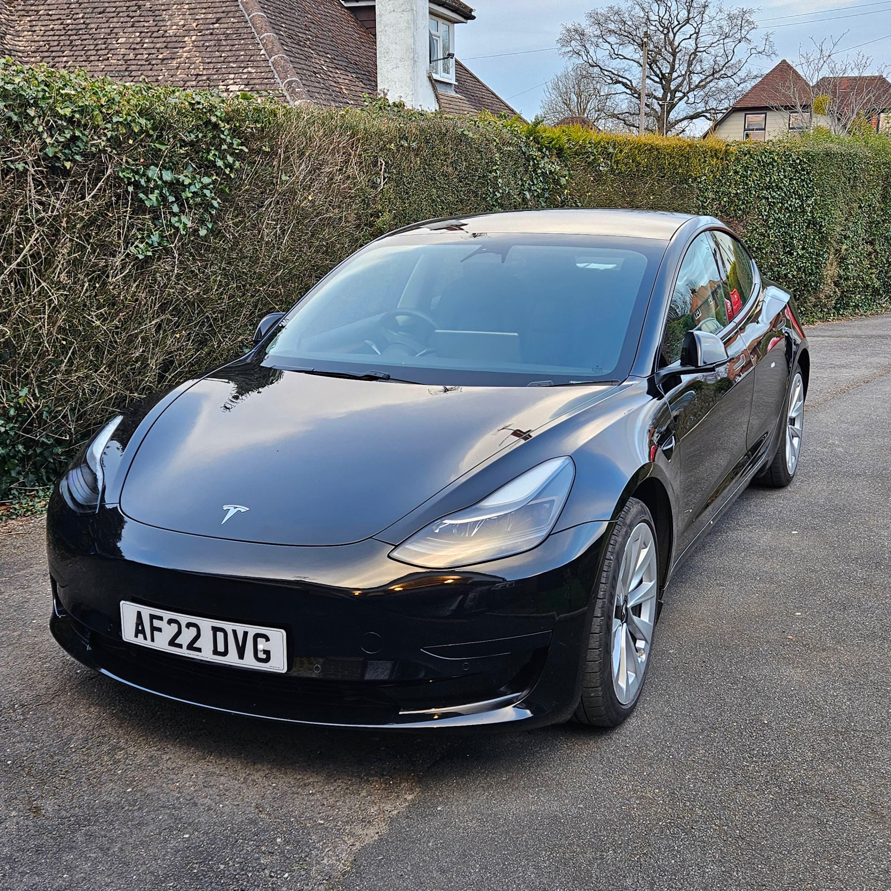 Tesla Model 3 2022 in Ash