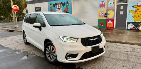 Chrysler Pacifica 2023