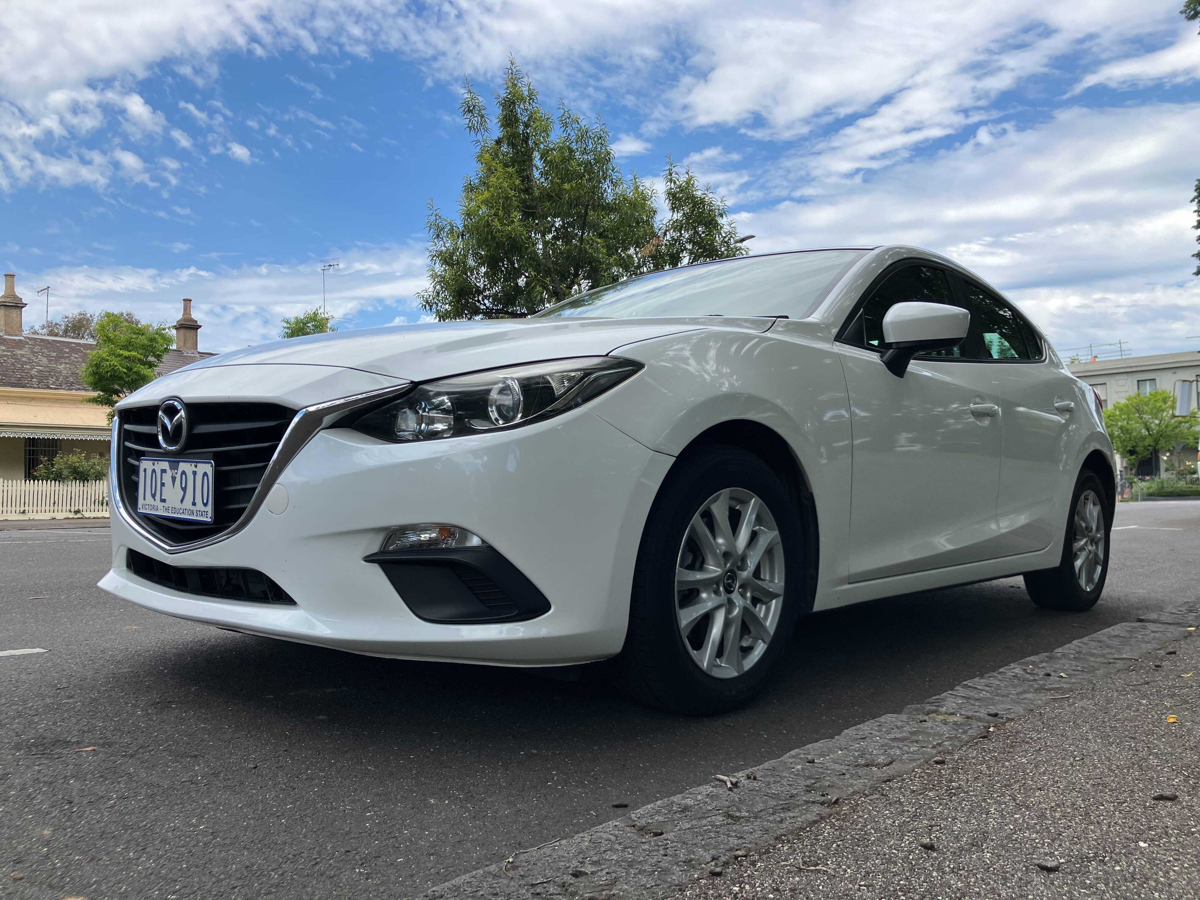 Mazda MAZDA3 2015 in 