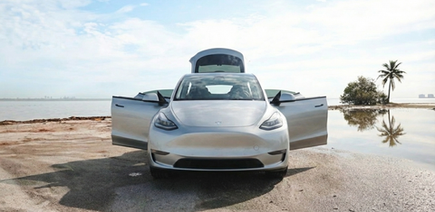 Tesla Model Y 2025