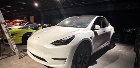 Tesla Model Y 2025