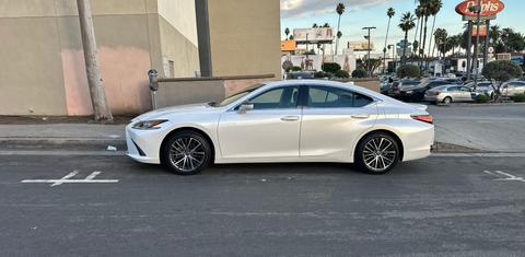 Lexus ES 2025