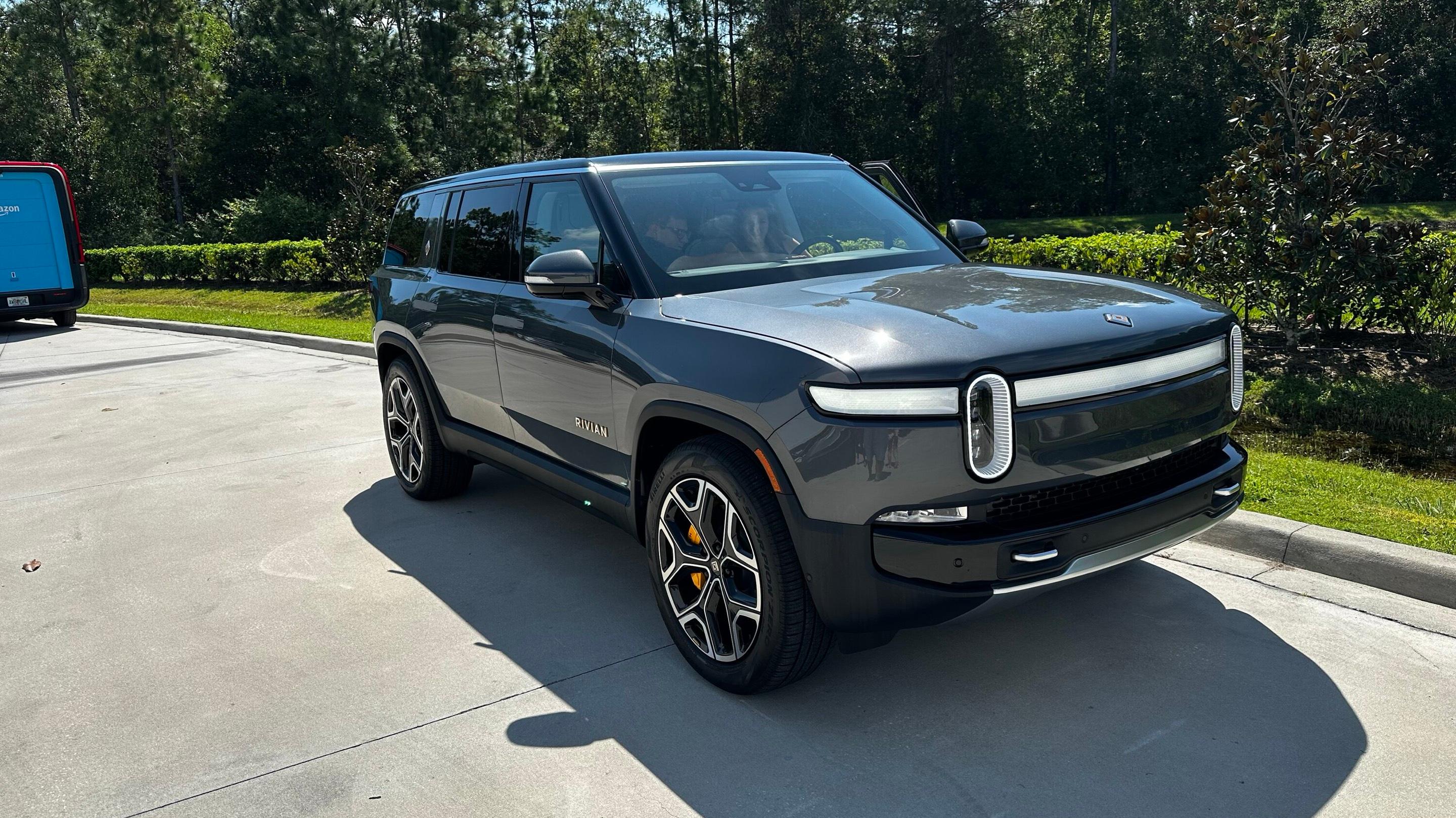 Rivian R1S 2023 in Birmingham, AL