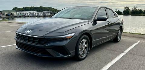 Hyundai Elantra 2024