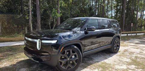 Rivian R1S 2026