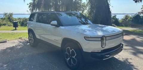 Rivian R1S 2024