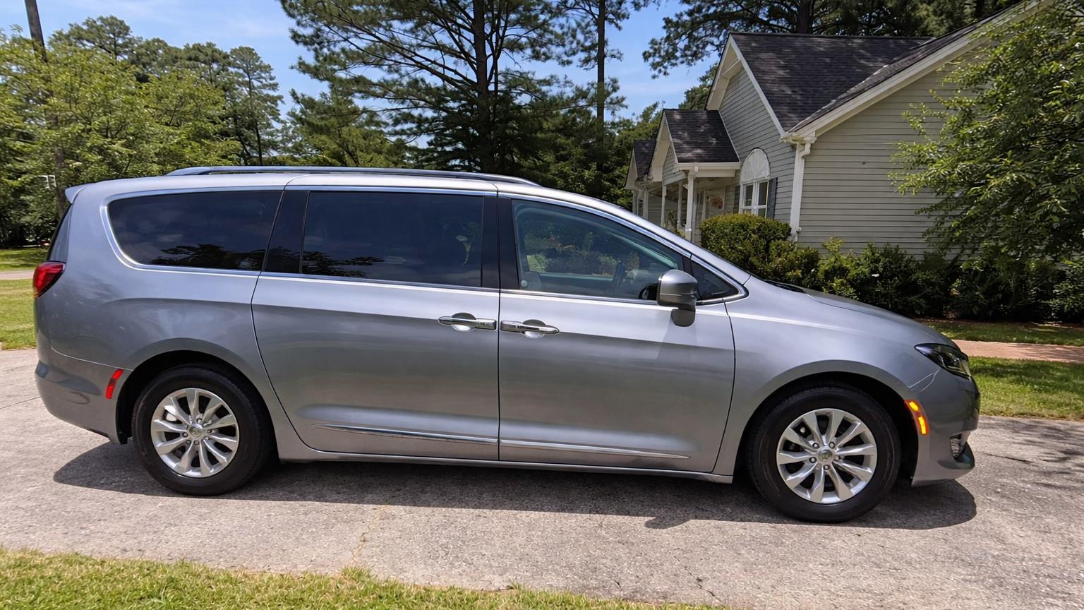 Chrysler Pacifica 2018 in Raleigh, NC