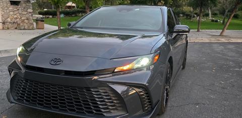Toyota Camry Hybrid 2025