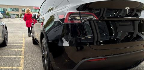 Tesla Model Y 2024