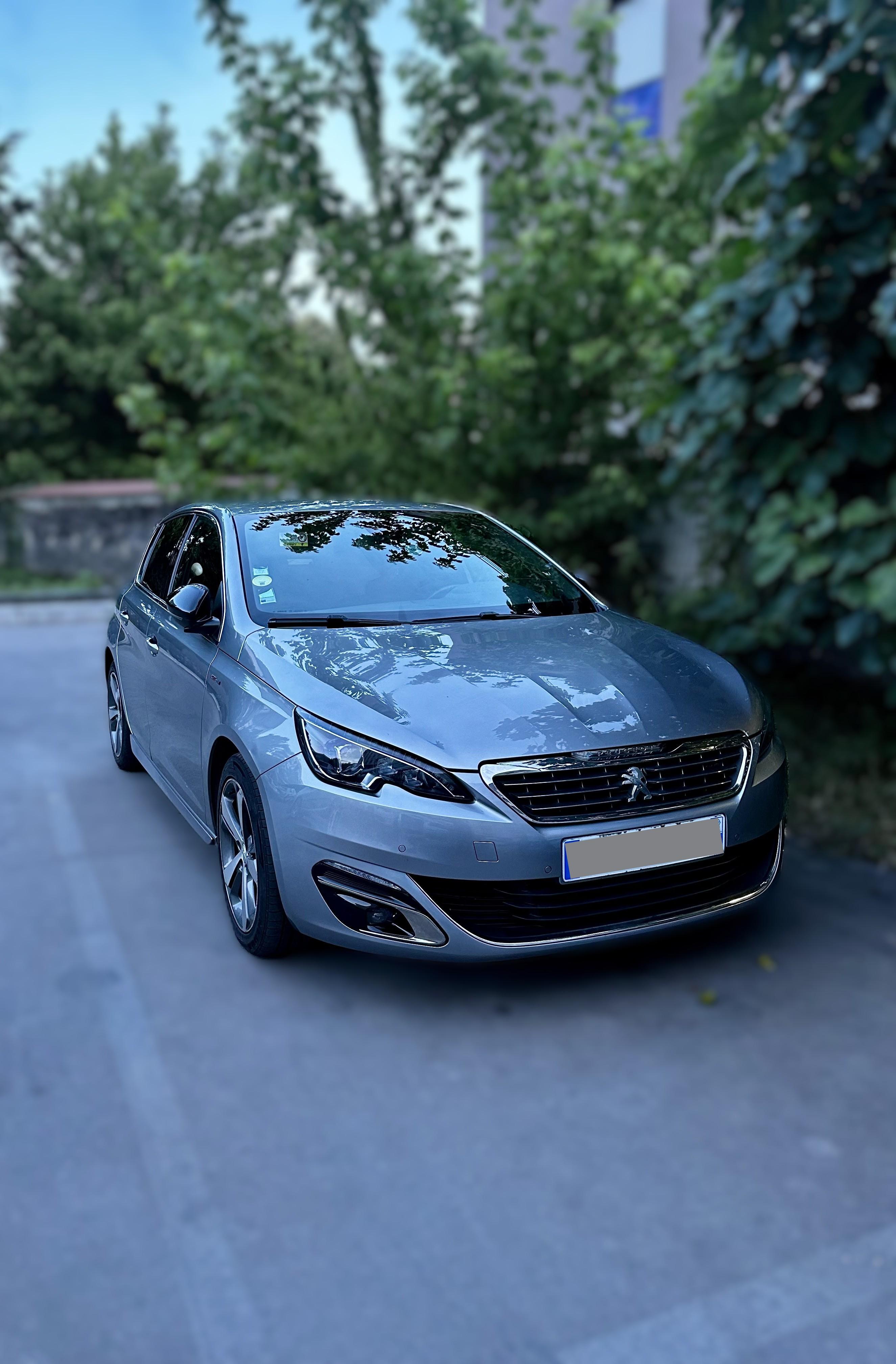 Peugeot 308 2016 à Villeurbanne