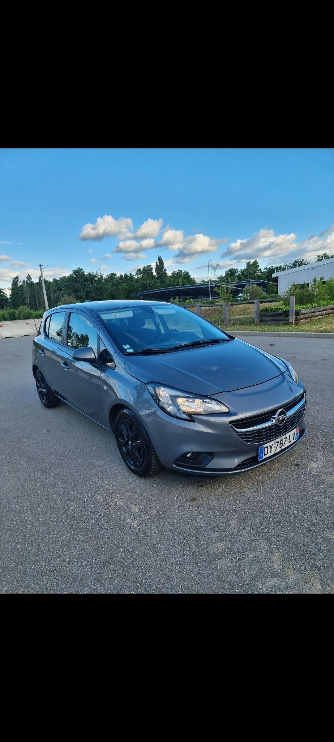 Opel CORSA 2015 à Valence