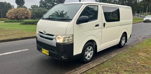 Toyota HIACE 2014