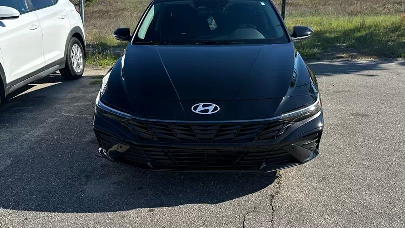 Hyundai Elantra Hybrid 2025 in Hope Mills, NC