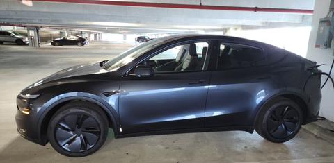 Tesla Model Y 2026