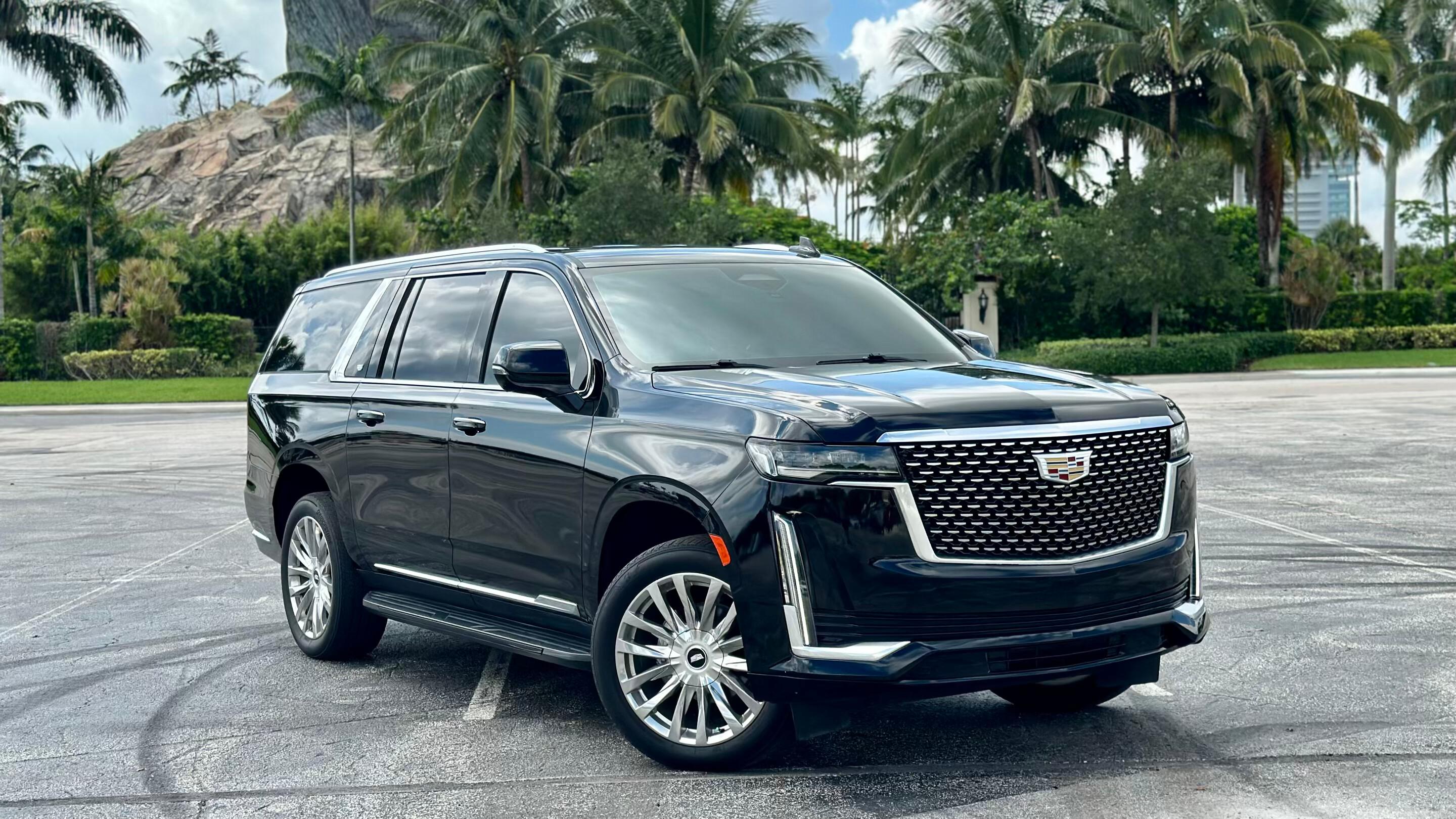 Cadillac Escalade ESV 2021 in 