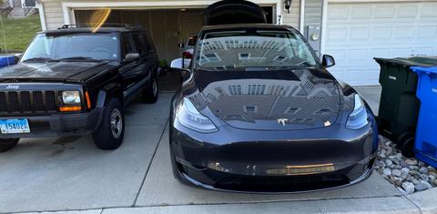 Tesla Model Y 2024