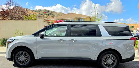 Kia Carnival Hybrid 2026