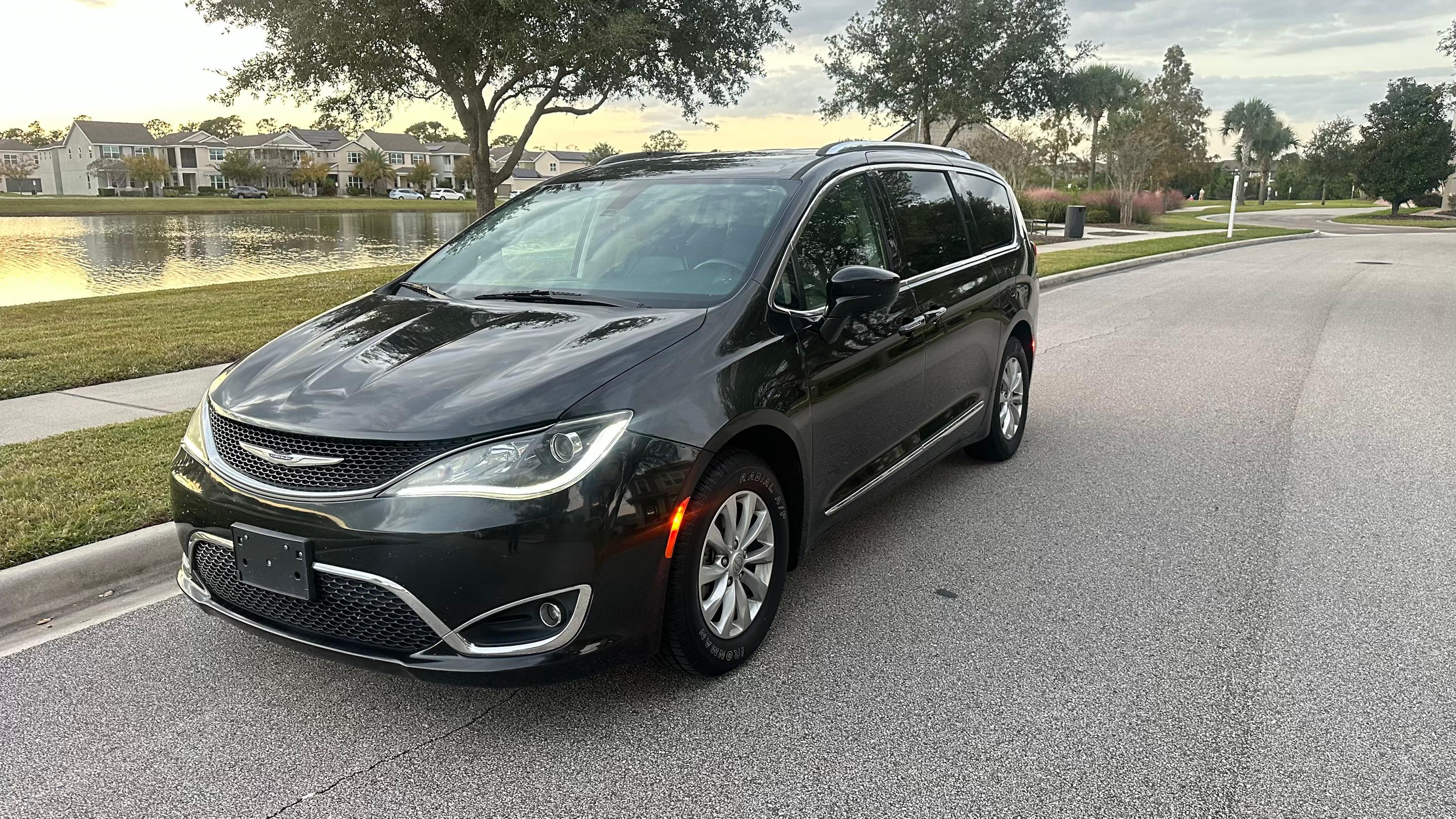 Chrysler Pacifica 2019 in 