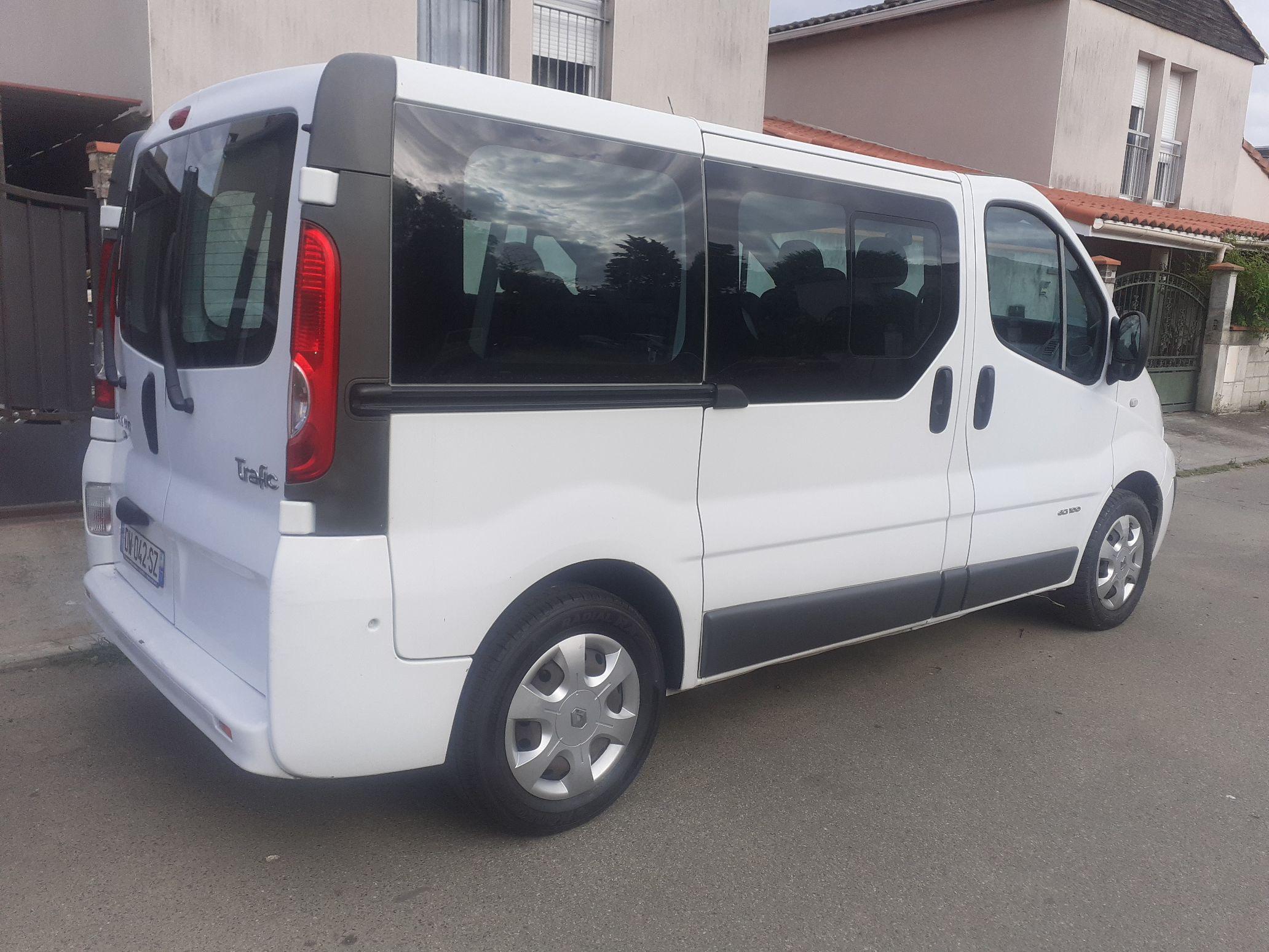 Renault TRAFIC PASSENGER 2012 à Toulouse