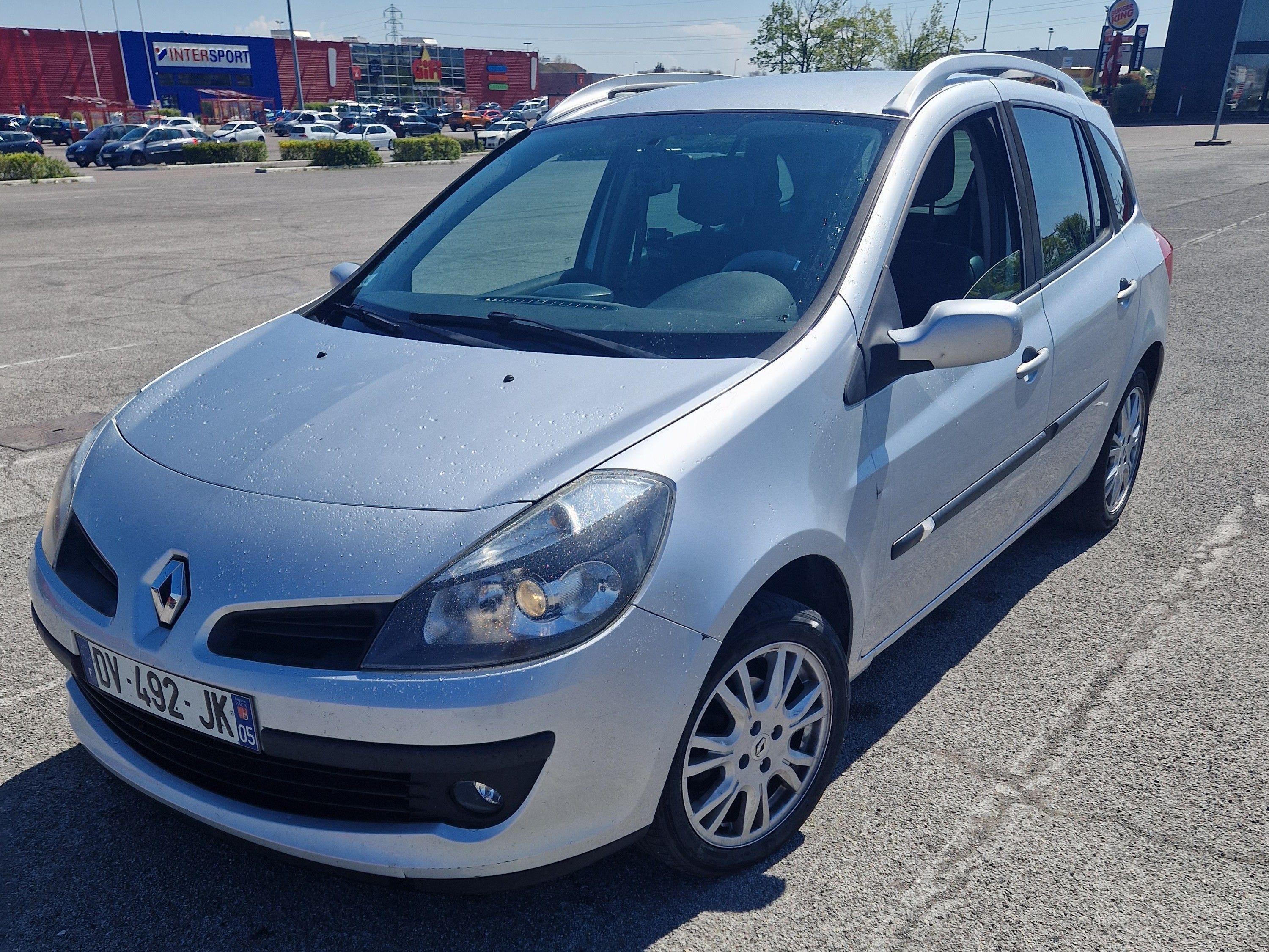 Renault CLIO III 2008 à Beaune
