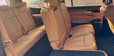 Jeep Grand Wagoneer 2023