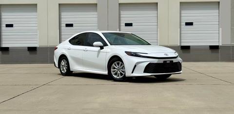 Toyota Camry Hybrid 2025