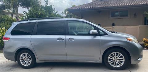 Toyota Sienna 2011