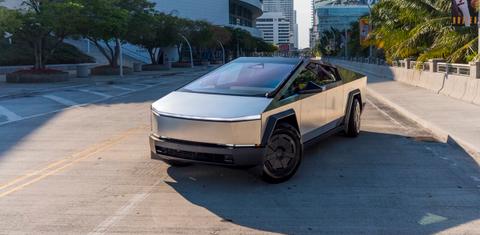 Tesla Cybertruck 2025