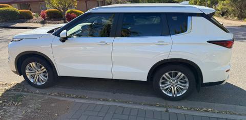 Mitsubishi OUTLANDER 2022