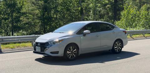 Nissan Versa 2025