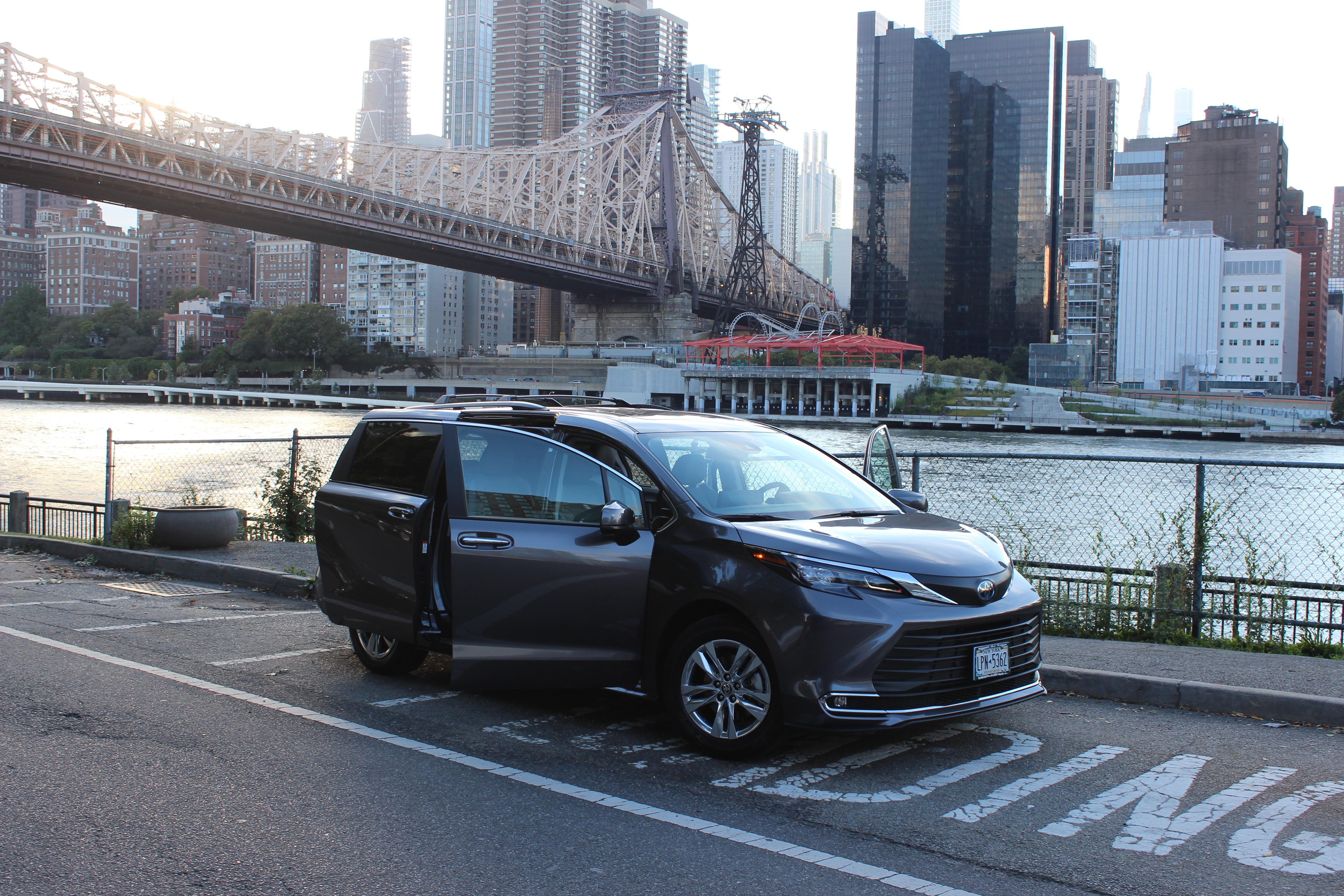 Toyota Sienna 2024 in Jersey City, NJ