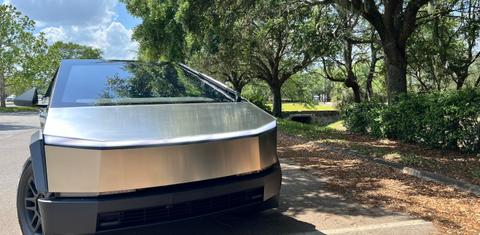 Tesla Cybertruck 2025