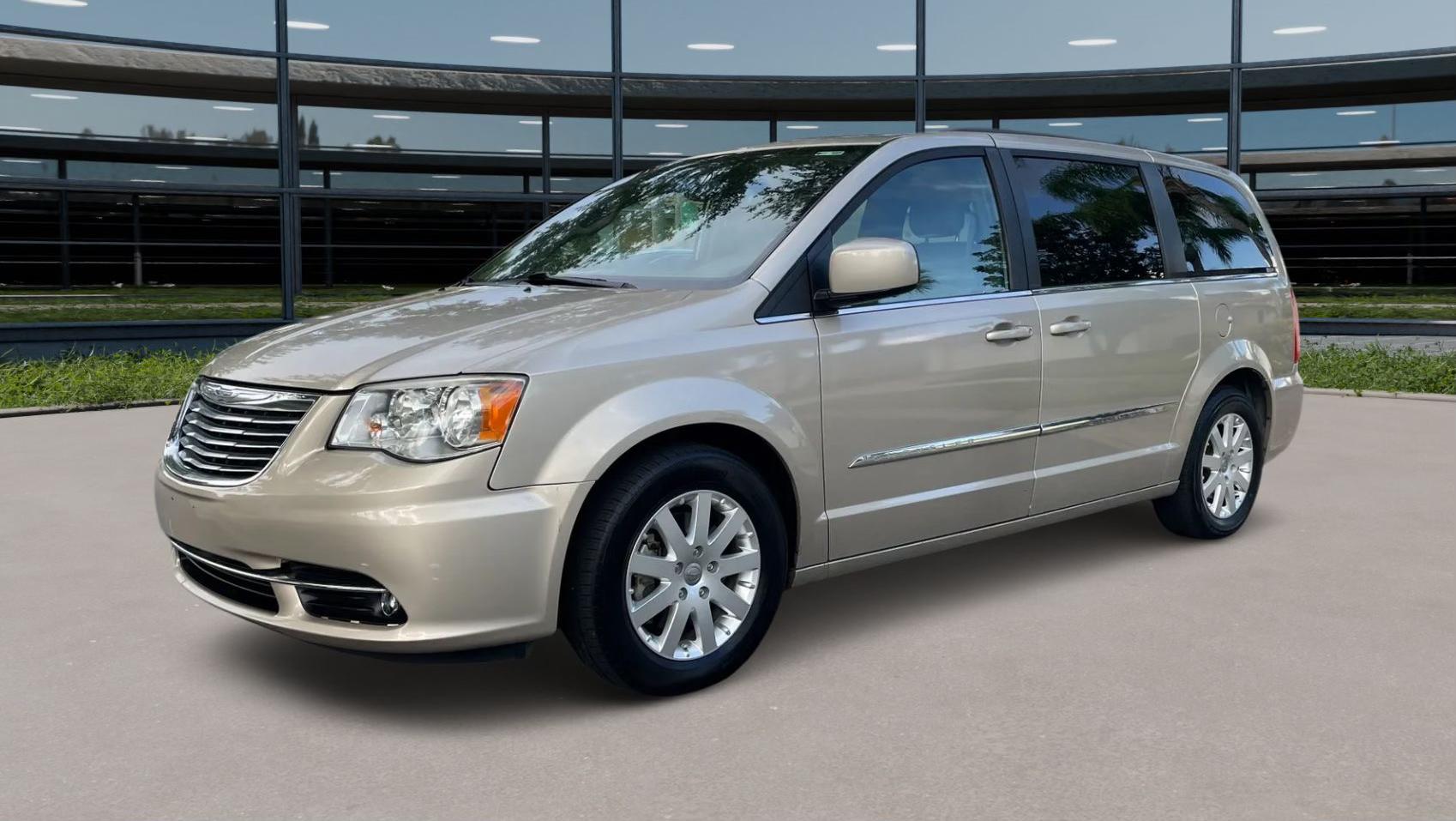 Chrysler Town & Country 2013 in 