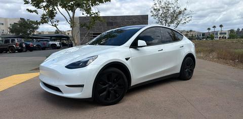 Tesla Model Y 2025