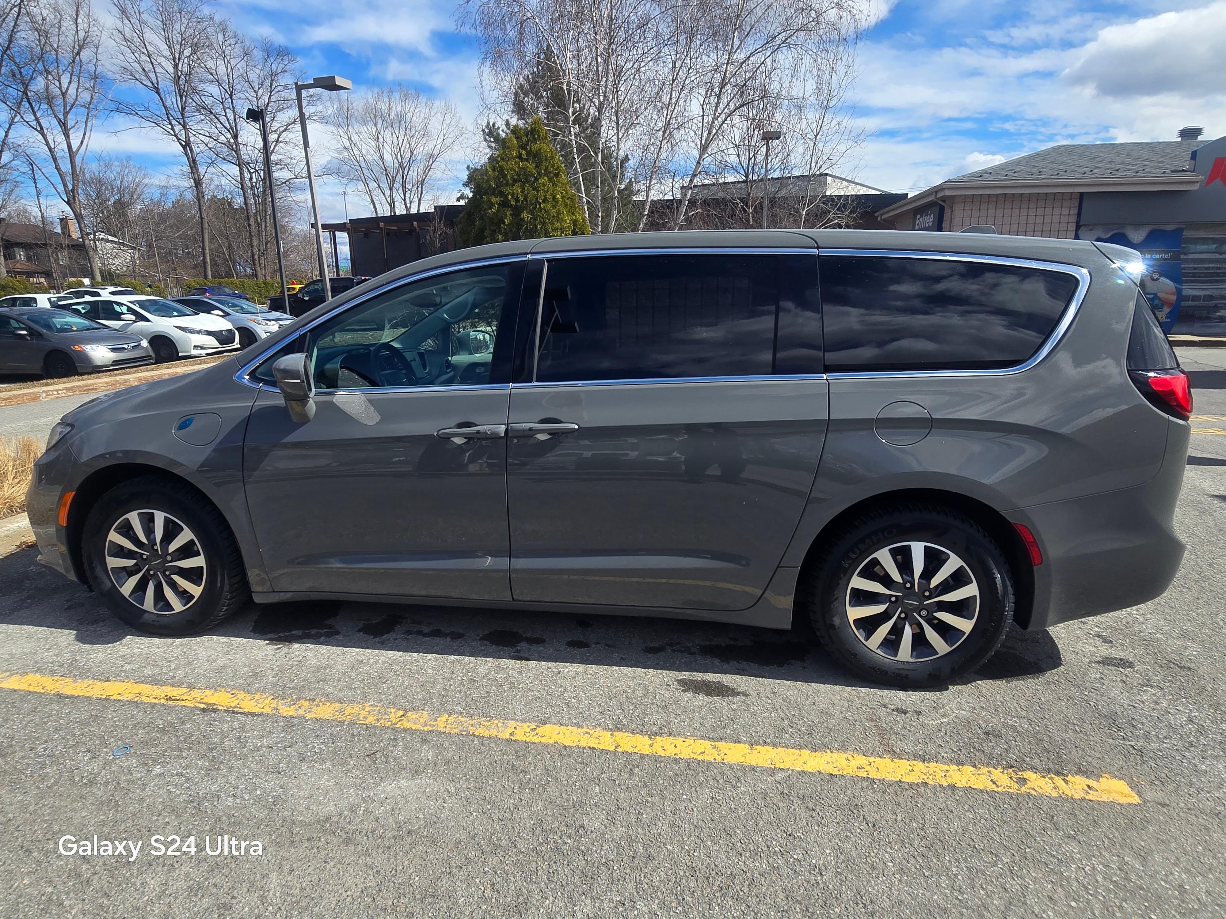Chrysler Pacifica 2022 à Repentigny, QC