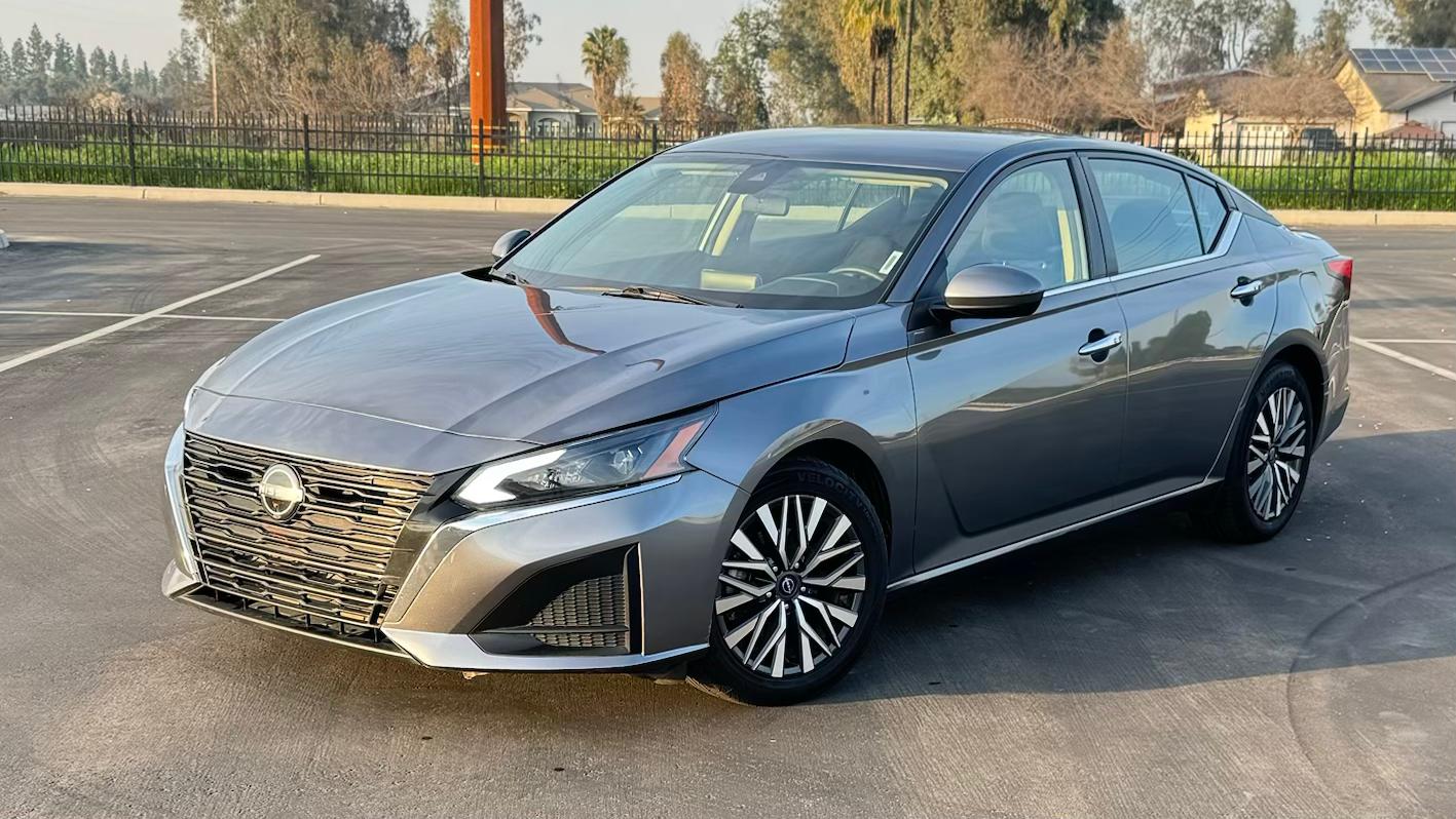 Nissan Altima 2023 in Fresno, CA