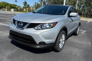 Nissan Rogue car