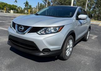 Nissan Rogue car