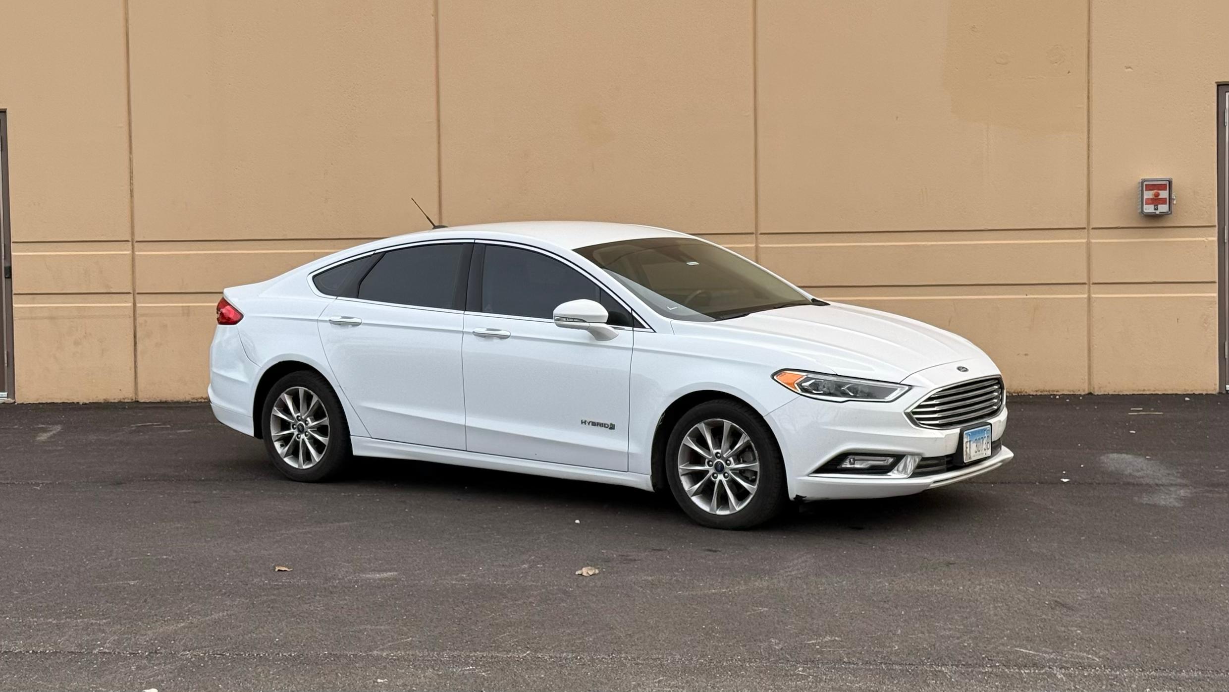 Ford Fusion Hybrid 2017 in 