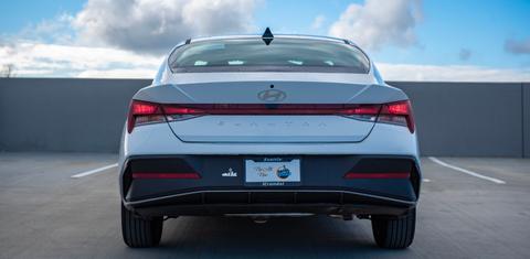 Hyundai Elantra 2024