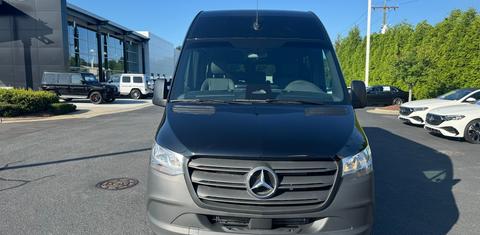 Mercedes-Benz Sprinter 2025