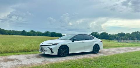 Toyota Camry Hybrid 2025