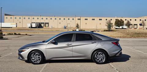 Hyundai Elantra 2024