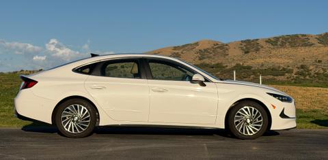 Hyundai Sonata Hybrid 2023